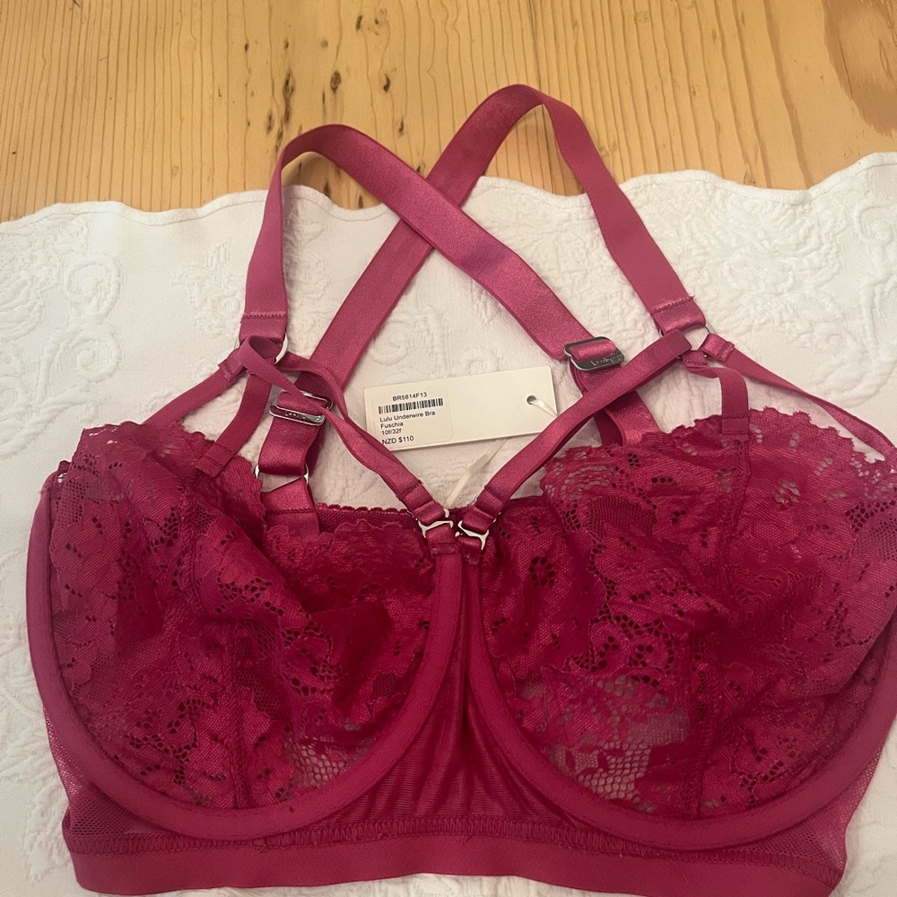 Lonely Lingere Bra NWT Hot Pink 32 F